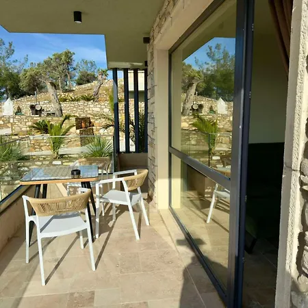 Olea Village Apartment Potos